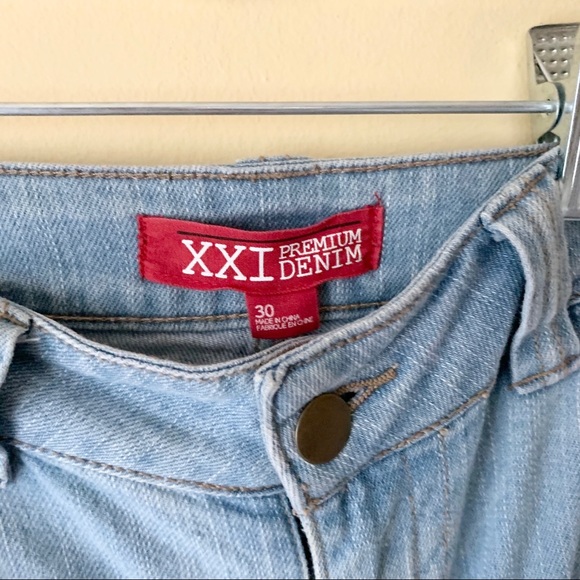 Forever 21 Mini Jeans Shorts with lace detail - Picture 2 of 4